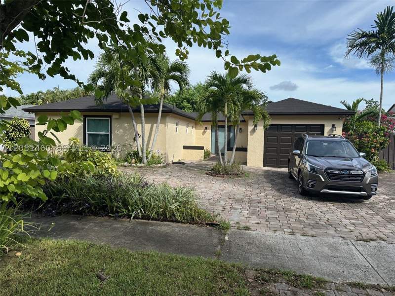 3 bedroom SingleFamilyResidence at 6061 NW 198th Ter, Country Lake Manors Sec 3, Miami — photo 3