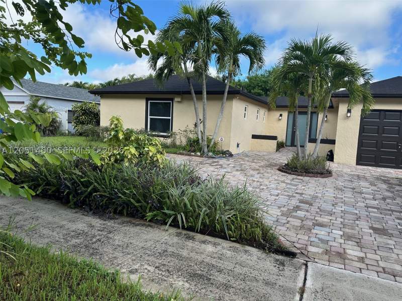 3 bedroom SingleFamilyResidence at 6061 NW 198th Ter, Country Lake Manors Sec 3, Miami — photo 4