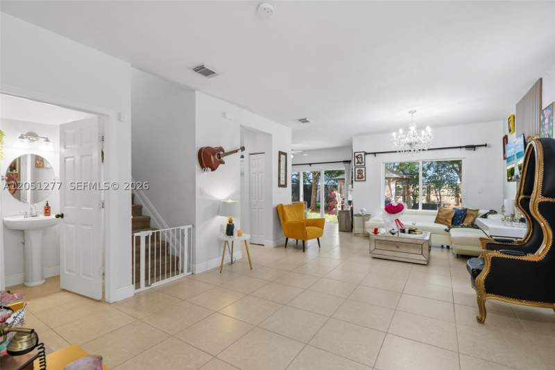 4 bedroom SingleFamilyResidence at 357 NE 35th Ter, Emilios Place At Oasis, Homestead — photo 5