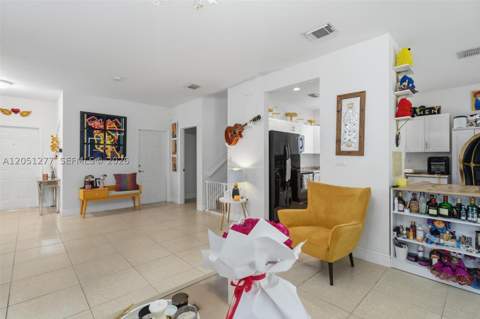 357 NE 35th Ter, Homestead FL - photo 8 of 49