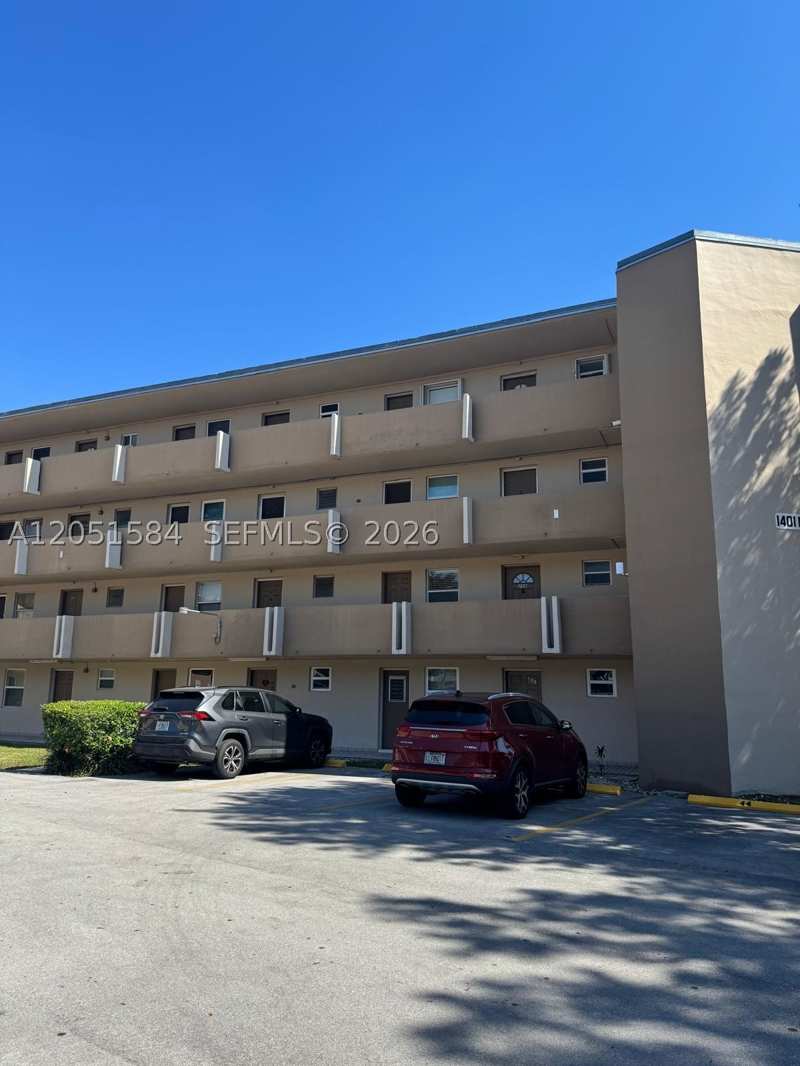 1 bedroom Condominium at 1401 NE 191st St D108, Rolling Green Condo D, Miami — photo 1