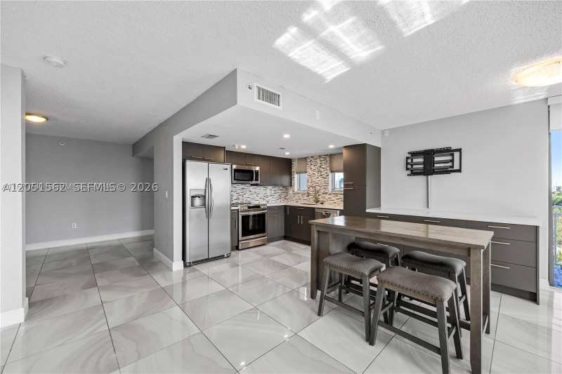 2 bedroom Condominium at 16590 NE 26th Ave 502, Vista On The Bay Condo, North Miami Beach — photo 1