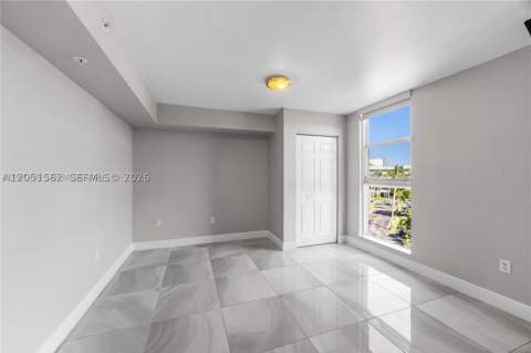 16590 NE 26th Ave 502, North Miami Beach FL - photo 10 of 27