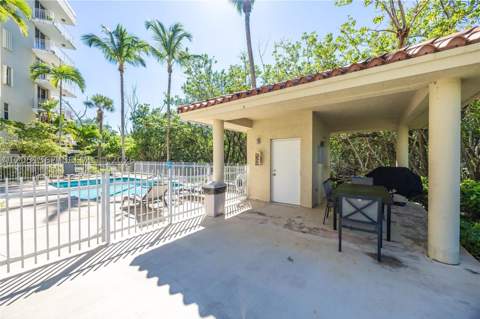 16590 NE 26th Ave 502, North Miami Beach FL - photo 22 of 27