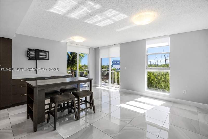 2 bedroom Condominium at 16590 NE 26th Ave 502, Vista On The Bay Condo, North Miami Beach — photo 4