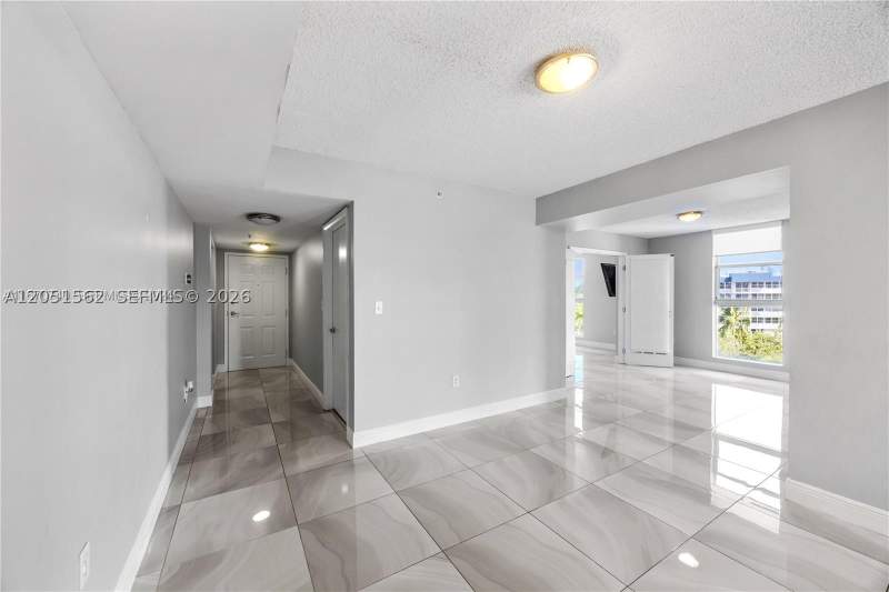 2 bedroom Condominium at 16590 NE 26th Ave 502, Vista On The Bay Condo, North Miami Beach — photo 5