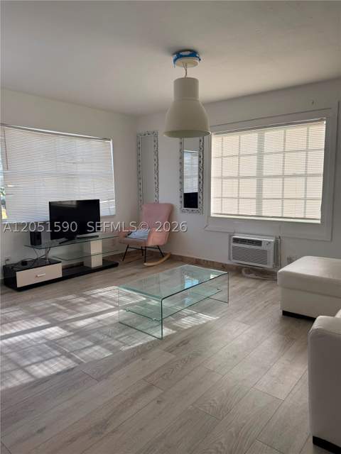 7800 Byron Ave, Miami Beach FL - photo 12 of 14