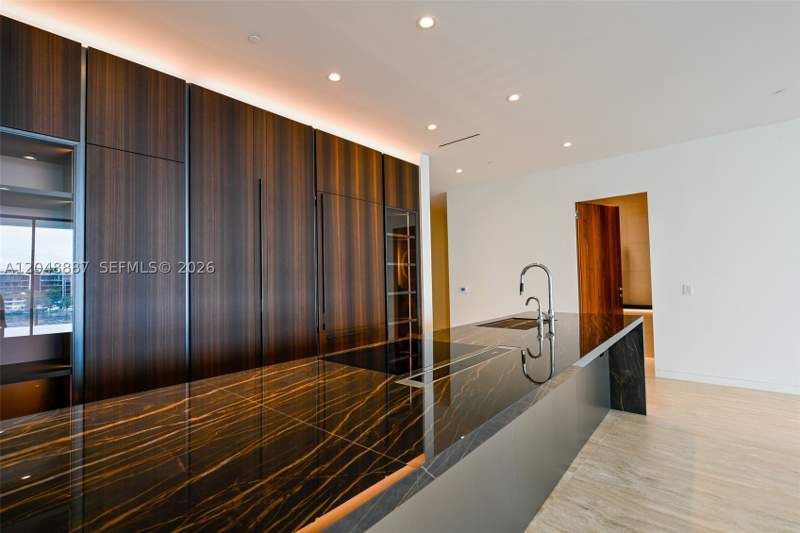 3 bedroom Condominium at 5 Grove Isle Dr L404, Vita At Grove Isle Condo, Coconut Grove — photo 4