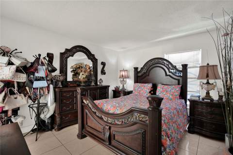 1755 W 60th St D204, Hialeah FL - photo 16 of 25