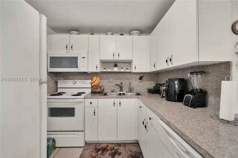 2 bedroom Condominium at 1755 W 60th St D204, Los Suenos Condo, Hialeah — photo 4
