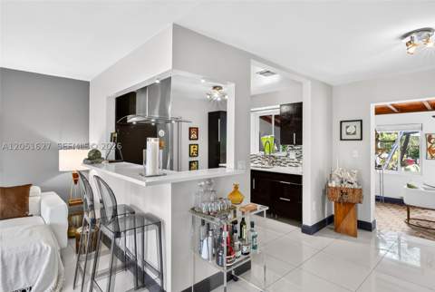 467 NE 129th St, North Miami FL - photo 12 of 58