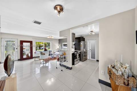 467 NE 129th St, North Miami FL - photo 14 of 58
