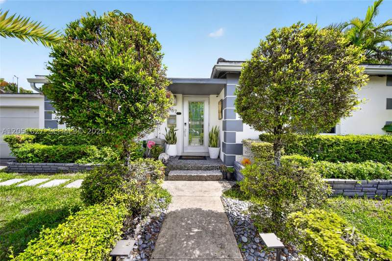 3 bedroom SingleFamilyResidence at 467 NE 129th St, Griffing Bisc Park Est, North Miami — photo 4