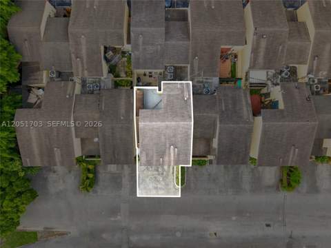 9674 Fontainebleau Blvd 28, Miami FL - photo 9 of 44
