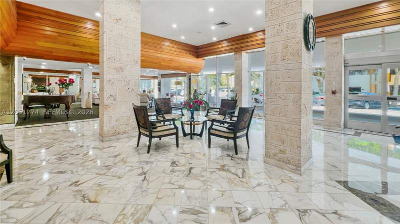 2 bedroom Condominium at 301 174th St 1907, Winston Towers 500 Condo, Sunny Isles Beach — photo 3