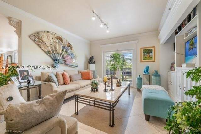 3 bedroom Condominium at 1400 Salzedo St 305, La Hacienda In The Gables, Coral Gables — photo 2