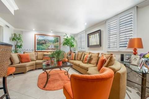 1400 Salzedo St 305, Coral Gables FL - photo 6 of 12