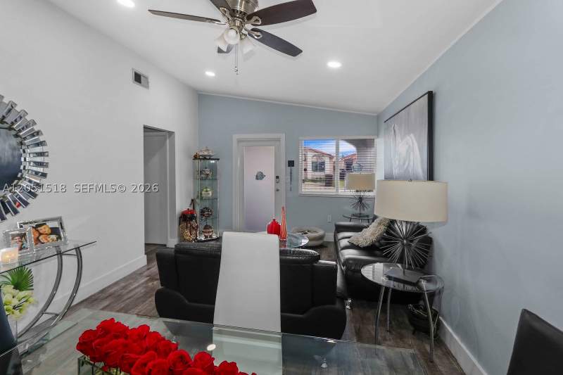 3 bedroom SingleFamilyResidence at 2884 W 75th St, Amend Plt El Prado Countr, Hialeah — photo 4