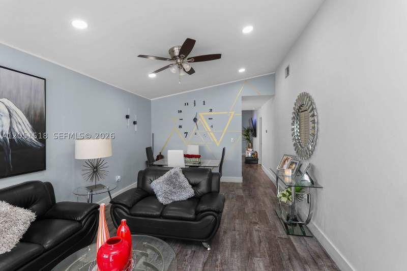 3 bedroom SingleFamilyResidence at 2884 W 75th St, Amend Plt El Prado Countr, Hialeah — photo 5