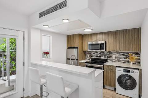 740 Meridian Avenue 11, Miami Beach FL - photo 9 of 29
