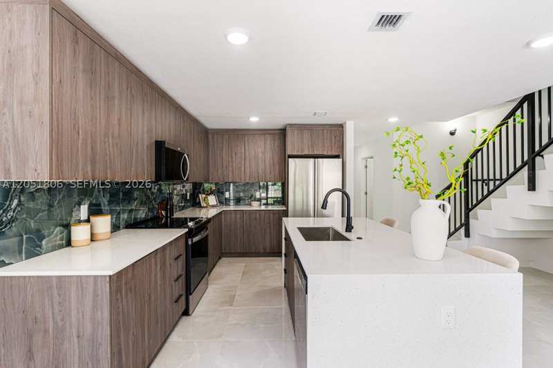 4 bedroom Townhouse at 524 NW 14 Ct, Centro B14L10, Florida City — photo 1
