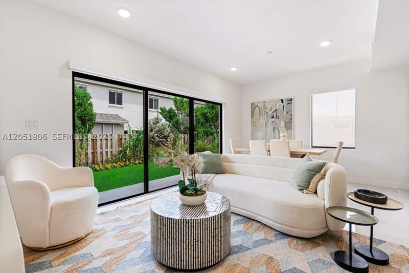 4 bedroom Townhouse at 524 NW 14 Ct, Centro B14L10, Florida City — photo 3