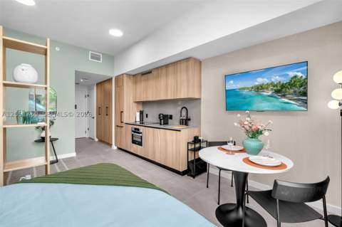 121 NE 5th St 304, Miami FL - photo 8 of 51