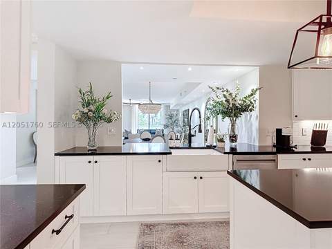 445 Grand Bay Dr 418, Key Biscayne FL - photo 23 of 26