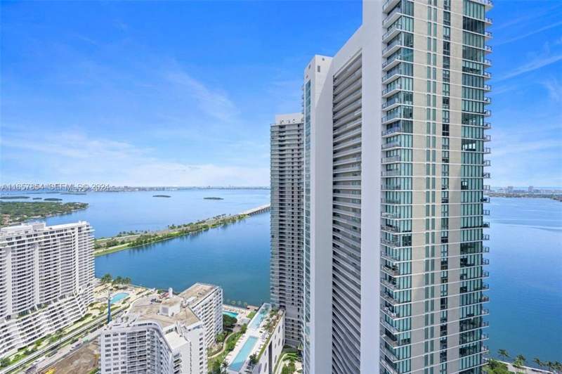 1 bedroom Condominium at 501 NE 31st Street 3804, Paraiso Bayviews Condo, Miami — photo 2