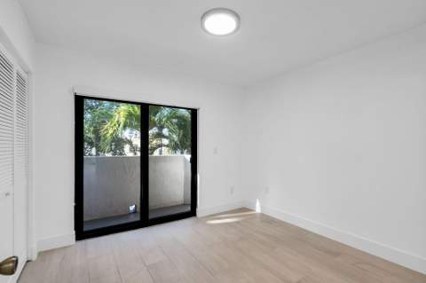 5750 Turin Street 206, Coral Gables FL - photo 14 of 38