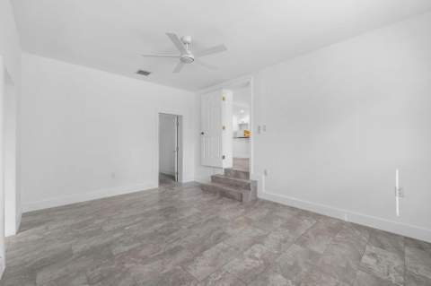 9001 NW 32nd Ct Road, Miami FL - photo 14 of 38