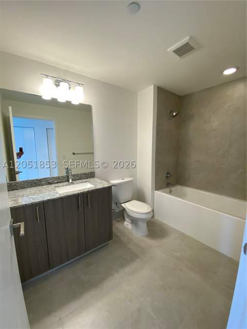 5350 NW 84th Ave 706, Doral FL - photo 14 of 21