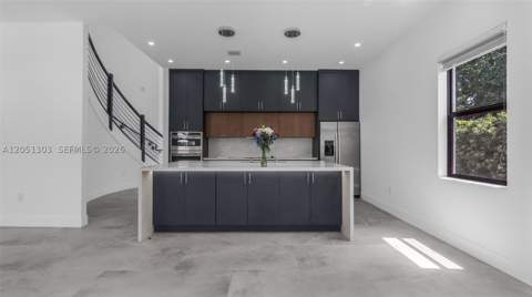 8900 NW 161st Ter, Miami Lakes FL - photo 12 of 82