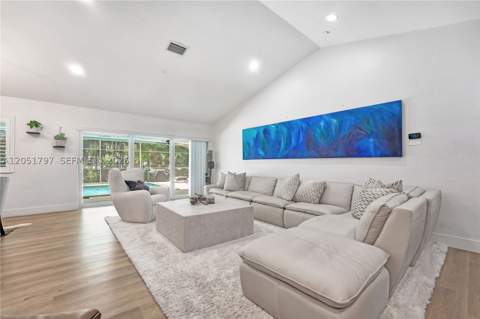 8265 SW 176th Ter, Palmetto Bay FL - photo 6 of 48