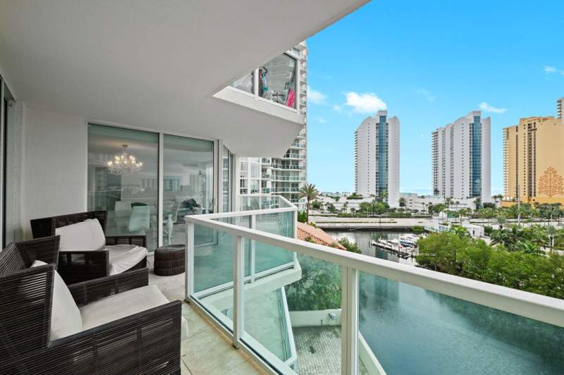 3 bedroom Condominium at 200 Sunny Isles Boulevard 2-806, St Tropez On The Bay II Co, Sunny Isles Beach — photo 2