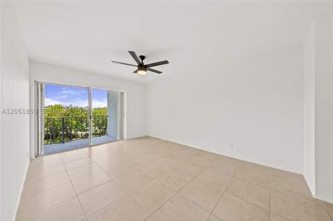 7900 Camino Cir 406, Miami FL - photo 10 of 21