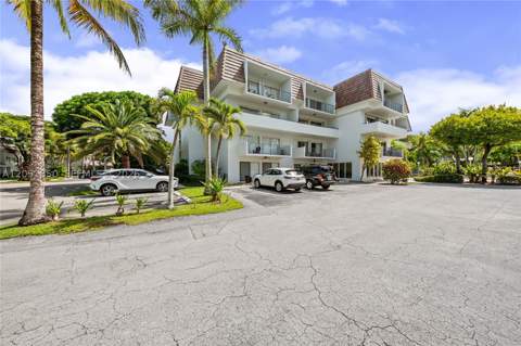7900 Camino Cir 406, Miami FL - photo 19 of 21