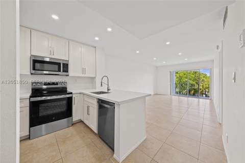 7900 Camino Cir 406, Miami FL - photo 6 of 21