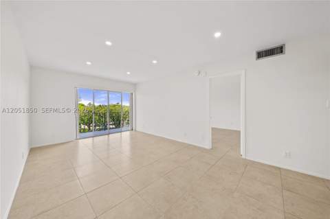 7900 Camino Cir 406, Miami FL - photo 8 of 21