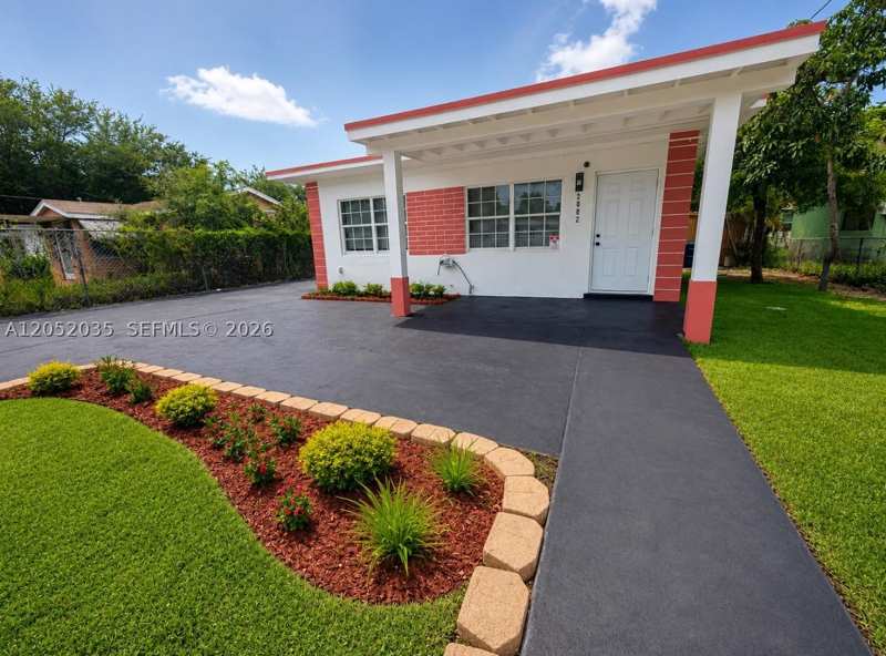 4 bedroom SingleFamilyResidence at 2002 NW 87th St, Everglades Ave Heights Ad, Miami — photo 1