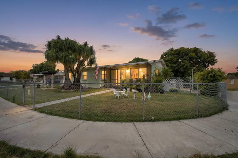 4 bedroom SingleFamilyResidence at 30702 SW 155th Avenue, 21st Century Homes 4th Sec, Homestead — photo 3