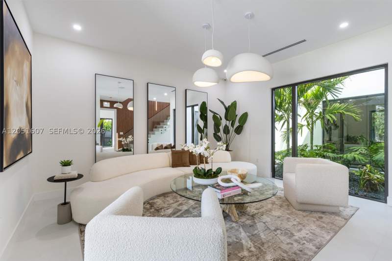 5 bedroom SingleFamilyResidence at 6359 SW 34th St, Coral Villas Rev, Miami — photo 3