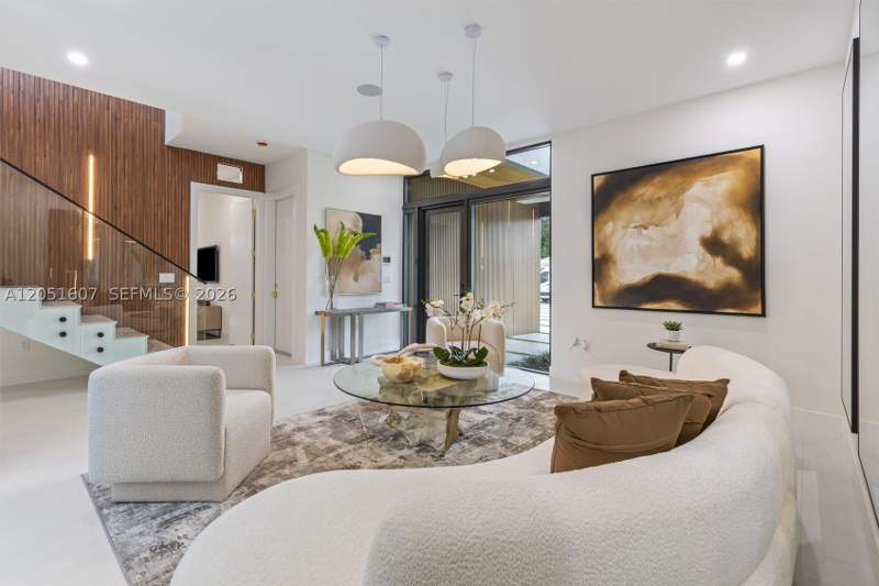 5 bedroom SingleFamilyResidence at 6359 SW 34th St, Coral Villas Rev, Miami — photo 4
