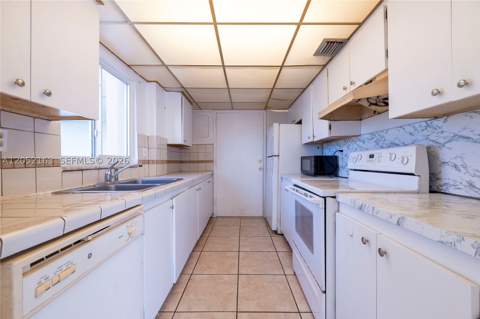 200 178th Dr 711, Sunny Isles Beach FL - photo 15 of 35