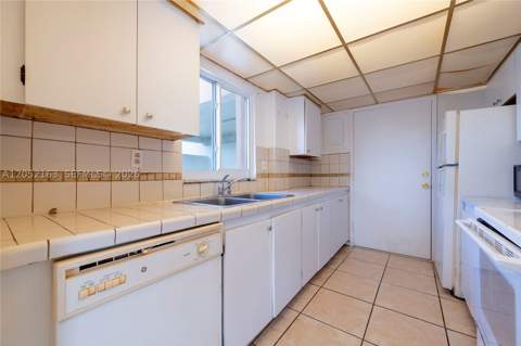 200 178th Dr 711, Sunny Isles Beach FL - photo 16 of 35