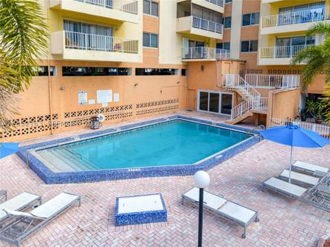 200 178th Dr 711, Sunny Isles Beach FL - photo 7 of 35