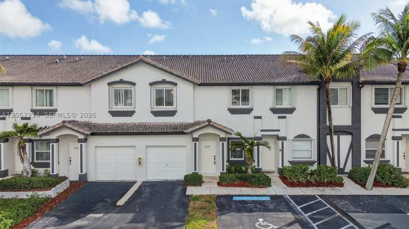 4 bedroom Condominium at 2209 SE 24th Pl 2209, Towngate Condo Four, Homestead — photo 1
