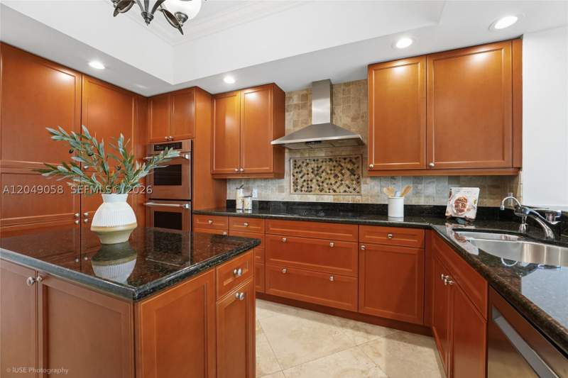 3 bedroom Condominium at 13621 Deering Bay Dr 502, Milano At Deering Bay Con, Coral Gables — photo 4