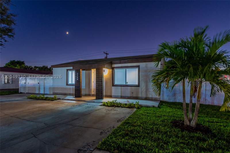 2 bedroom SingleFamilyResidence at 1720 SW 67th St, Oaklawn Sub, Miami — photo 5