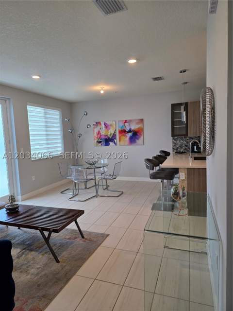 10222 NW 64th Way 302, Doral FL - photo 7 of 36